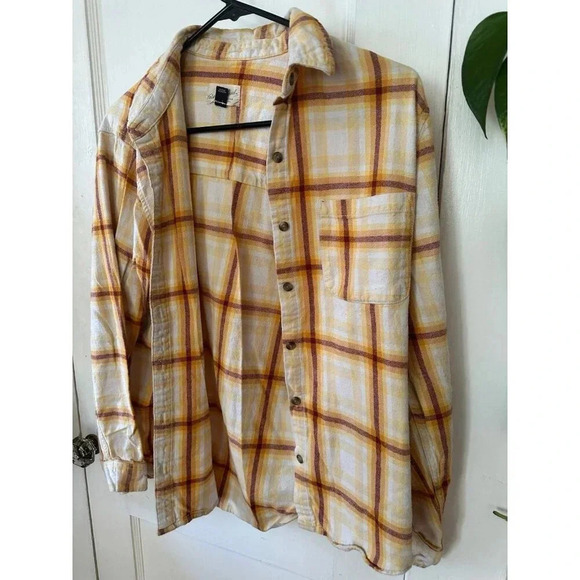 Universal Threads women’s size medium plaid cardigan - Picture 2 of 7